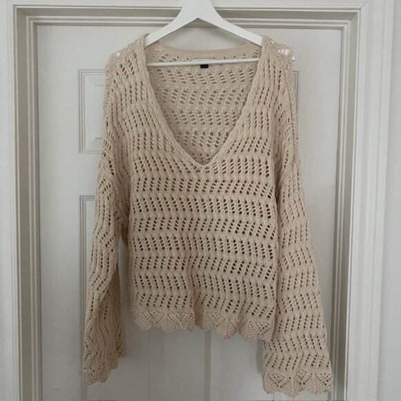 AE Crocket V Neck Sweater - Picture 2 of 2